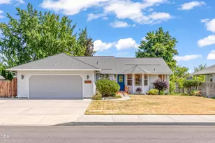 634 NW 22nd St, Redmond, OR 97756 - Photo 1