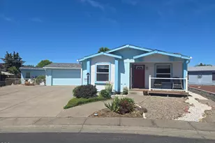 555 Freeman Rd, Central Point, OR 97502 - Photo 1
