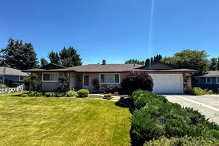 3937 Rio Vista Way, Klamath Falls, OR 97603 - Photo 1