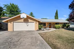 1467 Bluebonnet Ave, Medford, OR 97504 - Photo 1