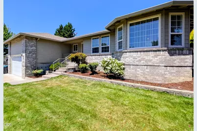 2749 Brookside Drive, Medford, OR 97504 - Photo 1