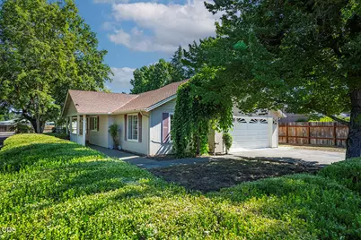 445 Midway Road, Medford, OR 97501 - Photo 1