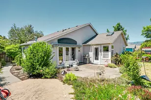 426 Parkside Dr, Ashland, OR 97520 - Photo 1