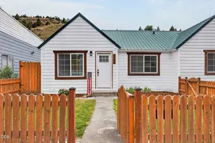 407 S Canyon Blvd, John Day, OR 97845 - Photo 1