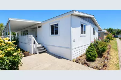 3555 S Pacific Highway #SPC 223, Medford, OR 97501 - Photo 1