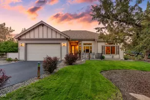 990 Victoria Falls Dr, Redmond, OR 97756 - Photo 1