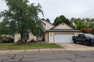 550 Mitchell Way, Central Point, OR 97502 - Photo 1