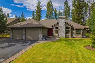57719 Poplar Ln, Sunriver, OR 97707 - Photo 1