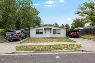 912 Olympic Ave, Medford, OR 97504 - Photo 1