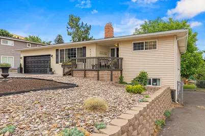 6732 Eberlein Avenue, Klamath Falls, OR 97603 - Photo 1