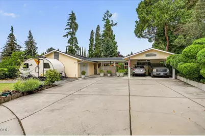 70 Fair Oaks Drive, Medford, OR 97504 - Photo 1