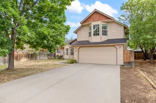 2030 SW 28th Ct, Redmond, OR 97756 - Photo 1