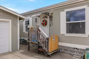 1587 SW Sun Glo Dr, Grants Pass, OR 97527 - Photo 1