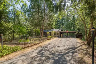 475 Penny Ln, Grants Pass, OR 97527 - Photo 1