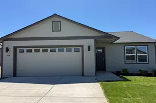 623 NE Mitchell St, Madras, OR 97741 - Photo 1