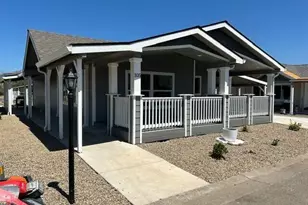 333 Mountain View Dr, Talent, OR 97540 - Photo 1