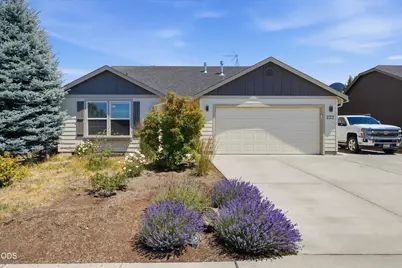 222 SW 33rd Drive, Redmond, OR 97756 - Photo 1
