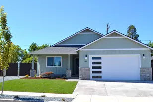 185 SW Rock Gulch Rd, Grants Pass, OR 97527 - Photo 1