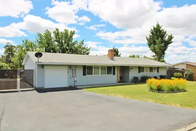 10016 McGuire Avenue, Klamath Falls, OR 97603 - Photo 1