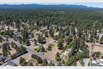 19580 Apache Road, Bend, OR 97702 - Photo 1