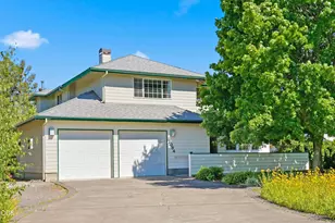 2034 NE Bluebird Ct, Bend, OR 97701 - Photo 1