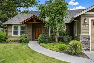 2041 SW Obsidian Ave, Redmond, OR 97756 - Photo 1