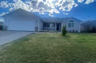 3254 Barnes Way, Klamath Falls, OR 97603 - Photo 1