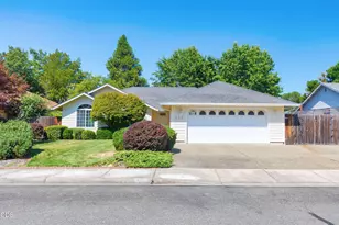 524 SW Anique Ln, Grants Pass, OR 97526 - Photo 1