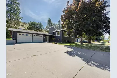 1011 Newcastle Avenue, Klamath Falls, OR 97601 - Photo 1