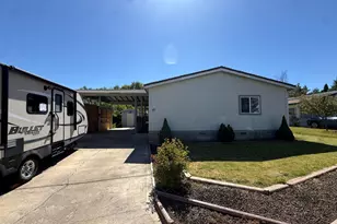 345 SW C St, Madras, OR 97741 - Photo 1