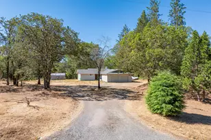 539 Roan Dr, Grants Pass, OR 97526 - Photo 1