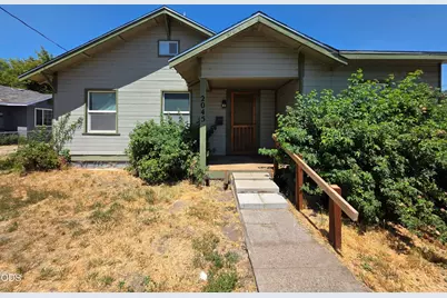 2045 Garden Avenue, Klamath Falls, OR 97601 - Photo 1