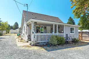 1550 Carnahan Dr, Grants Pass, OR 97527 - Photo 1