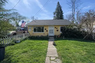 1039 SW I St, Grants Pass, OR 97526 - Photo 1