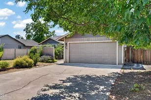 1545 SW 17th St, Redmond, OR 97756 - Photo 1