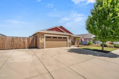 128 Cedric Court, Eagle Point, OR 97524 - Photo 1