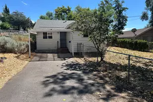 109 S Laguna St, Klamath Falls, OR 97601 - Photo 1