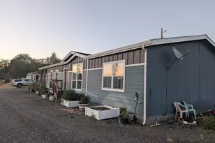 13210 Table Rock Rd, Central Point, OR 97502 - Photo 1