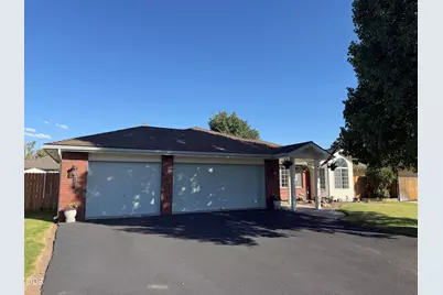 3927 Valinda Way, Klamath Falls, OR 97603 - Photo 1