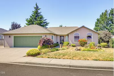 3462 Viewpoint Drive, Medford, OR 97504 - Photo 1