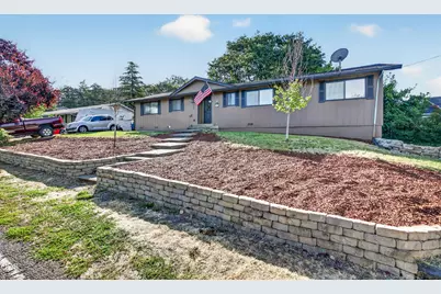 206 Alder Street, Phoenix, OR 97535 - Photo 1