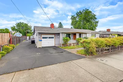 2448 Crater Lake Avenue, Medford, OR 97504 - Photo 1