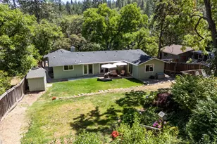 832 S 3rd St, Jacksonville, OR 97530 - Photo 1