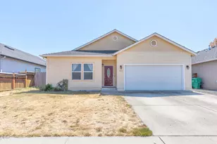 2185 SW Nick Way, Grants Pass, OR 97527 - Photo 1