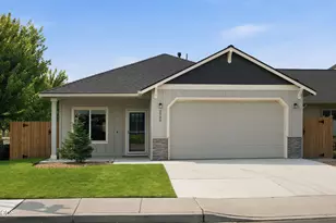2920 NW Hemlock Ln, Redmond, OR 97756 - Photo 1