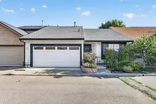 653 Golden Ln, Medford, OR 97504 - Photo 1