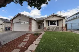 3039 Gary Dr, Medford, OR 97504 - Photo 1
