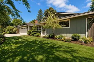 435 E C St, Jacksonville, OR 97530 - Photo 1