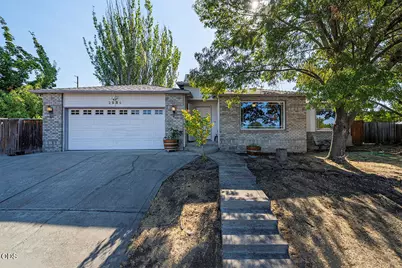 2954 Farmington Avenue, Medford, OR 97504 - Photo 1
