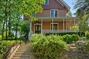 364 Vista St, Ashland, OR 97520 - Photo 1